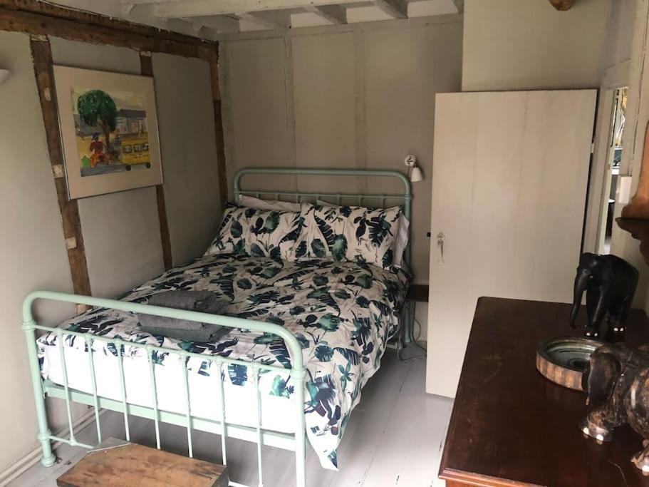 Hastings Old Town. Cottage - By The Sea Екстериор снимка