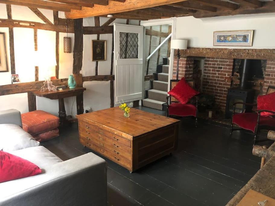 Hastings Old Town. Cottage - By The Sea Екстериор снимка